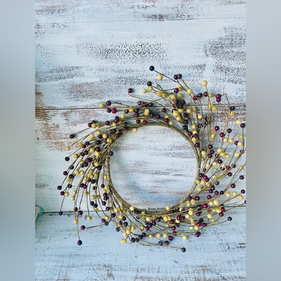 *Waterproof Burgundy & Gold Berry Wreath - Picture 5 of 12